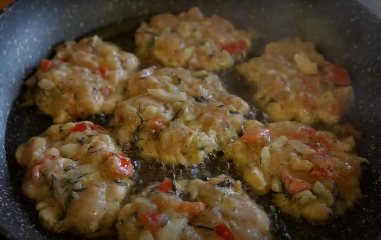 Рубленые котлеты из курятины: рецепт легкого блюда для семейного ужина